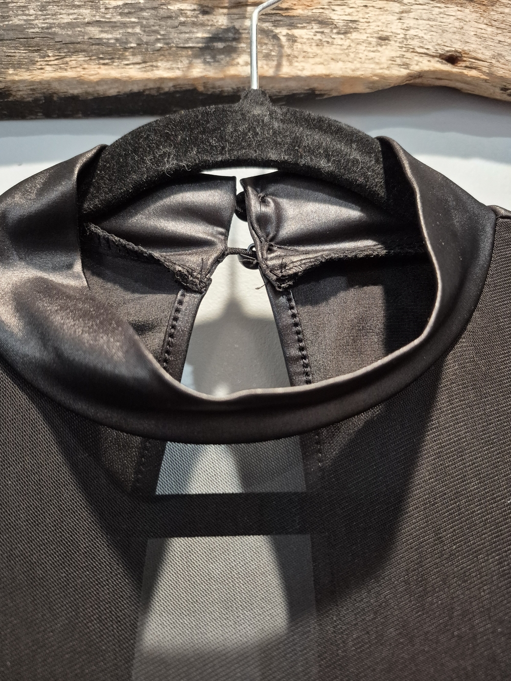 Sleek Black Faux-Leather Sheath Dress with Mesh Yoke Size Large - Picture 4 of 10